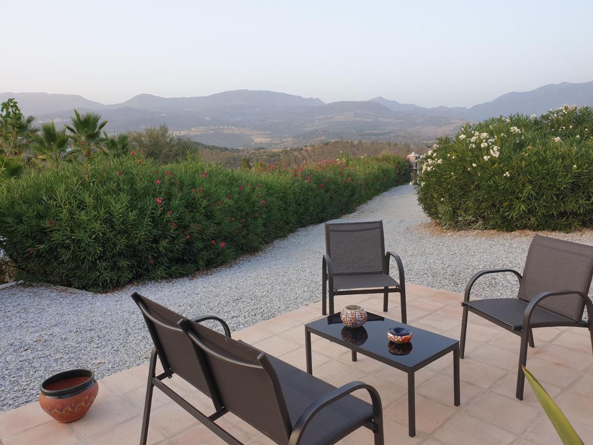 Los Romanes Premium Bed & Breakfast Casa Alegria Andaluza المظهر الخارجي الصورة
